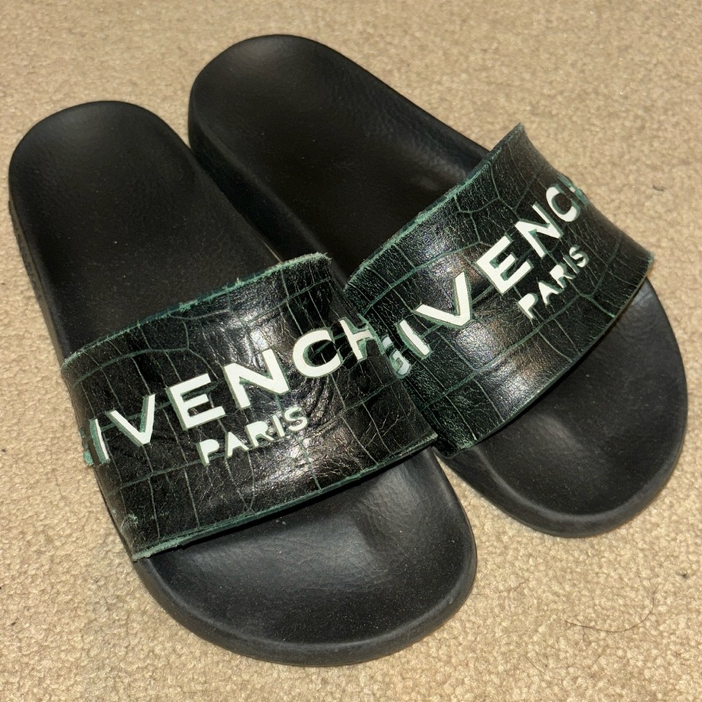 Giovanni snakeskin slides